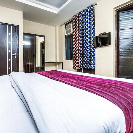 OYO 2807 Hotel Crosswinds Residency Indirapuram Exterior foto