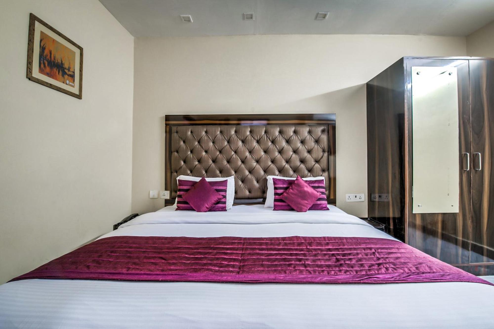 OYO 2807 Hotel Crosswinds Residency Indirapuram Exterior foto