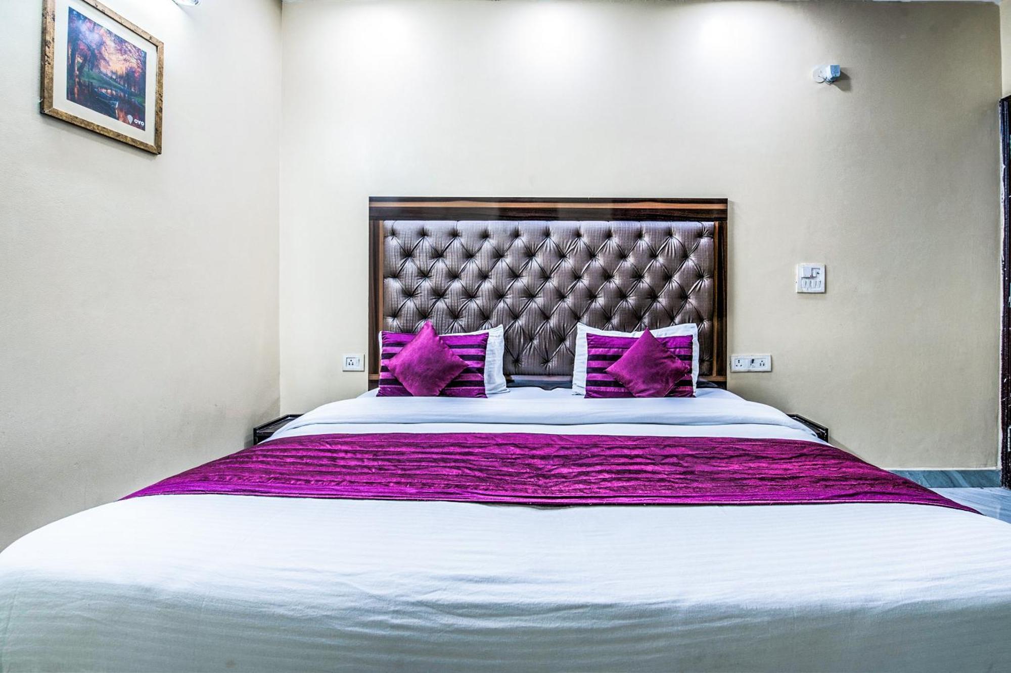 OYO 2807 Hotel Crosswinds Residency Indirapuram Exterior foto