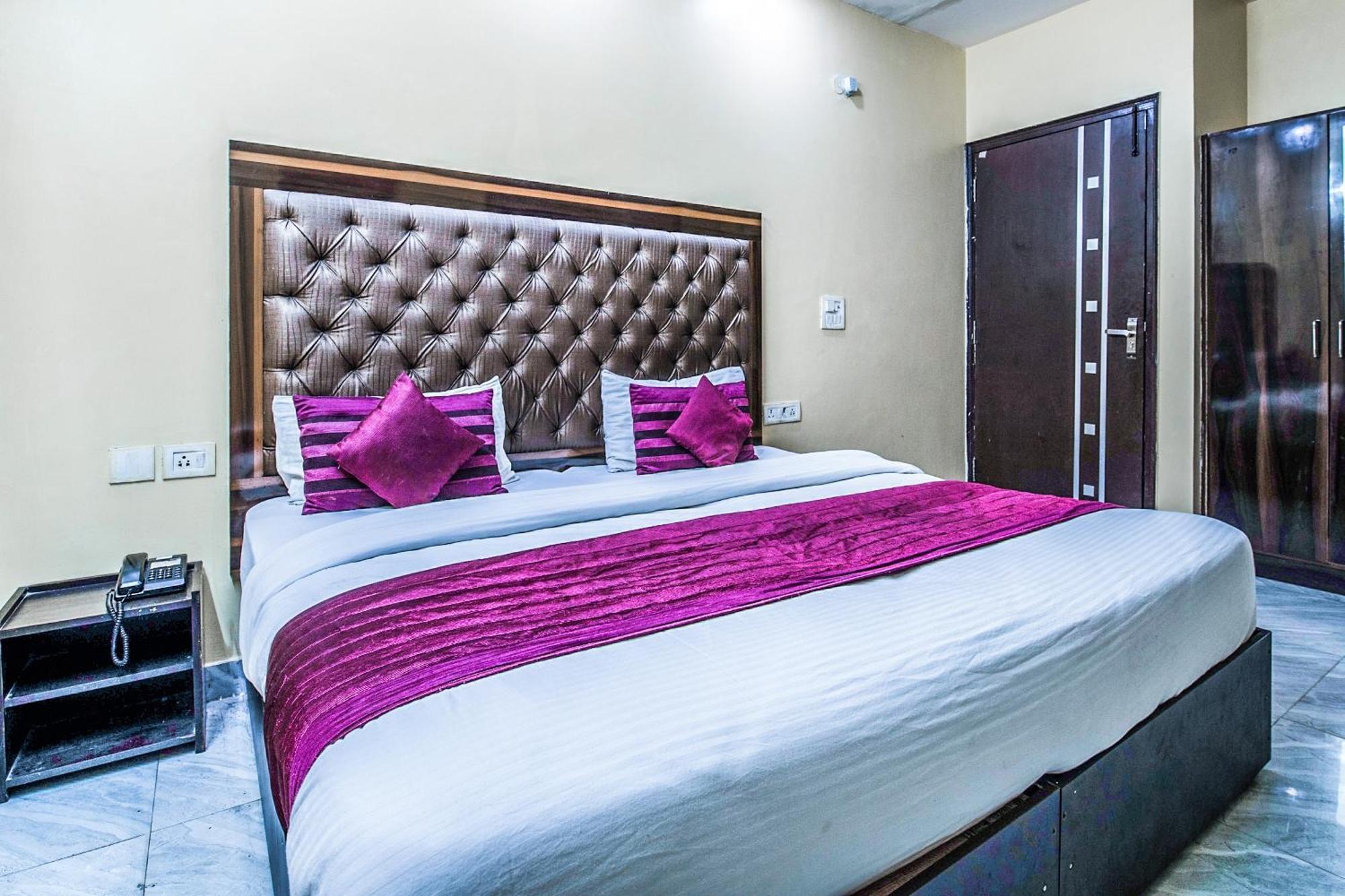 OYO 2807 Hotel Crosswinds Residency Indirapuram Exterior foto