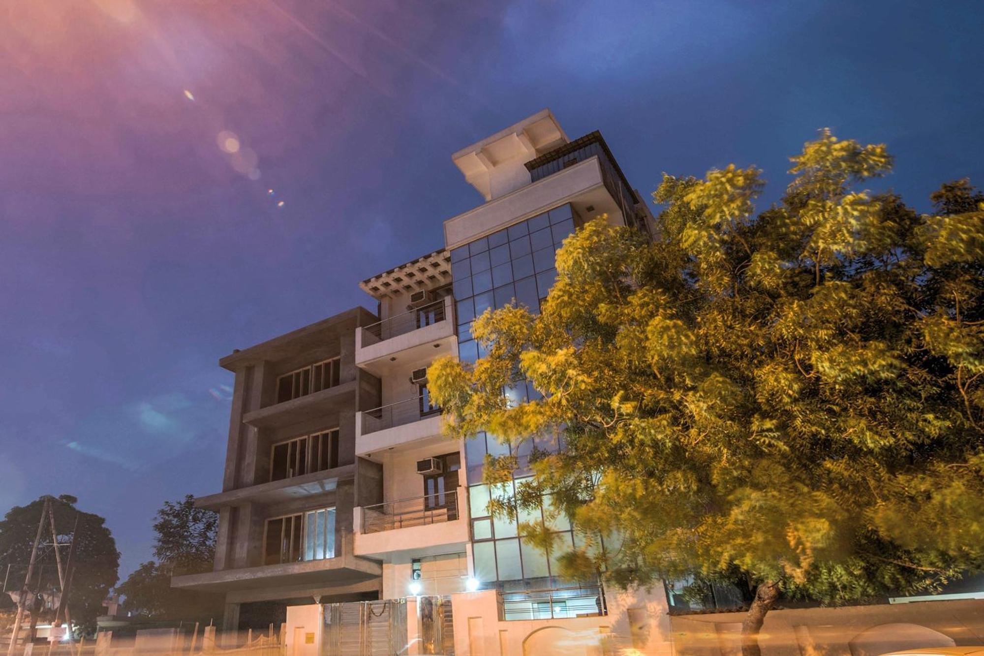OYO 2807 Hotel Crosswinds Residency Indirapuram Exterior foto