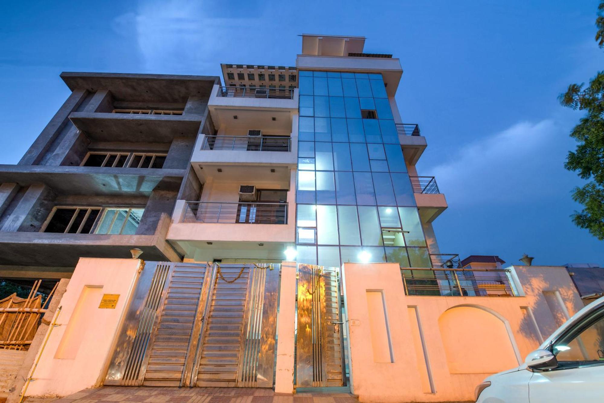 OYO 2807 Hotel Crosswinds Residency Indirapuram Exterior foto