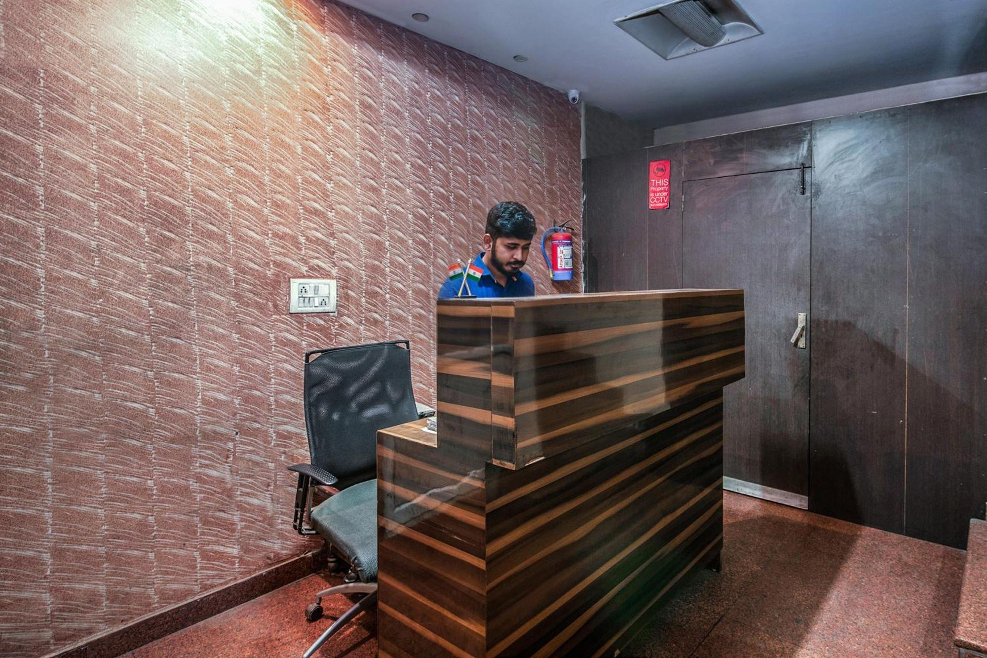 OYO 2807 Hotel Crosswinds Residency Indirapuram Exterior foto