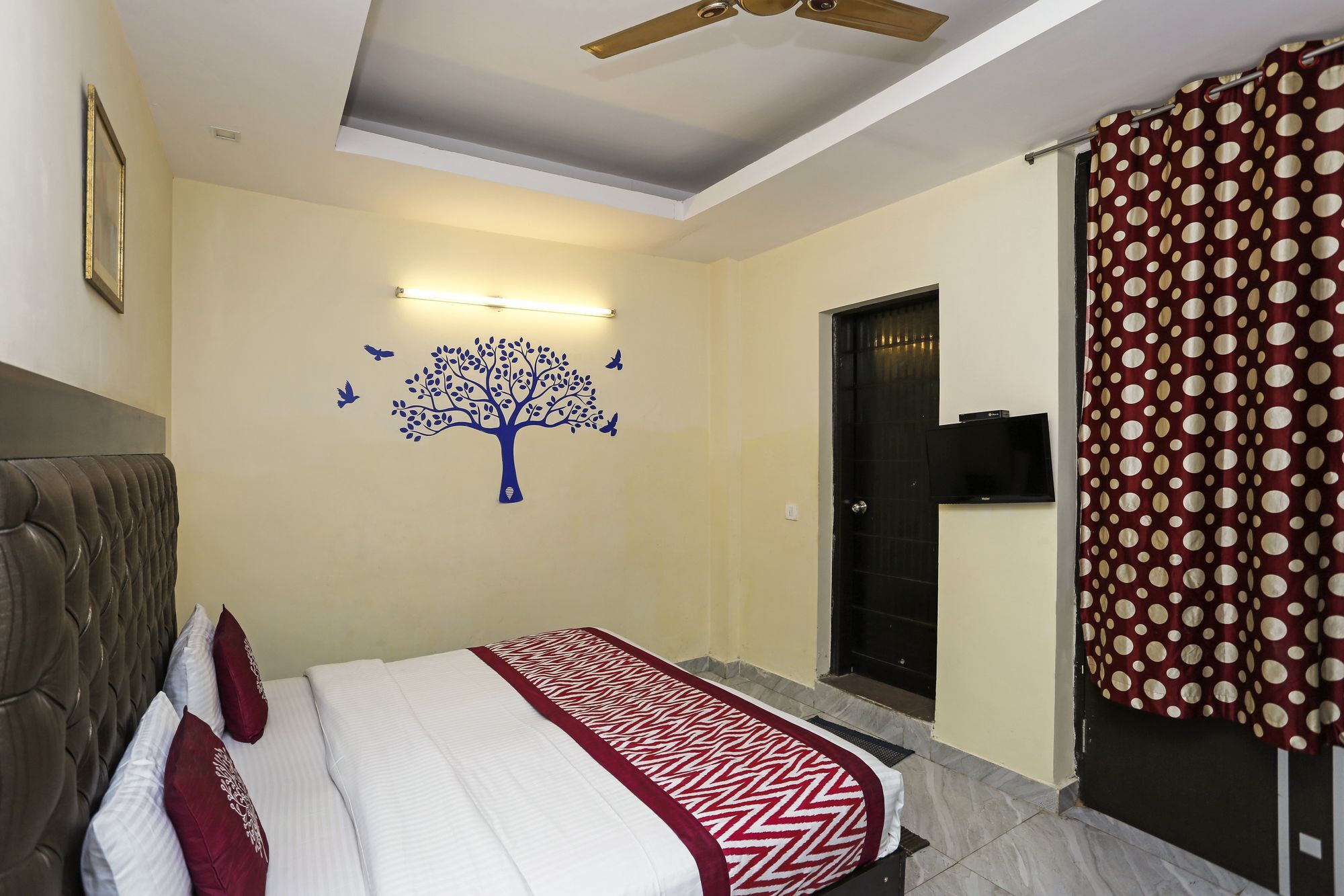 OYO 2807 Hotel Crosswinds Residency Indirapuram Exterior foto