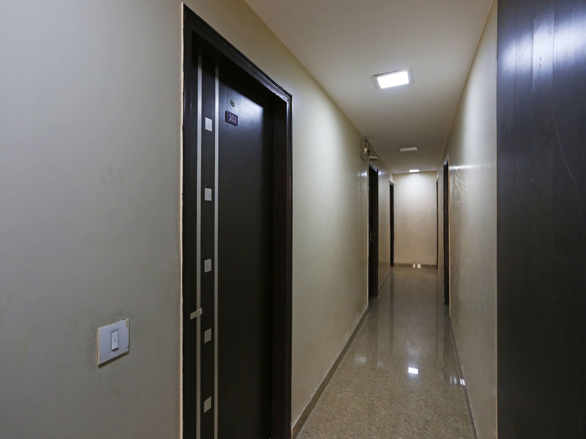 OYO 2807 Hotel Crosswinds Residency Indirapuram Exterior foto