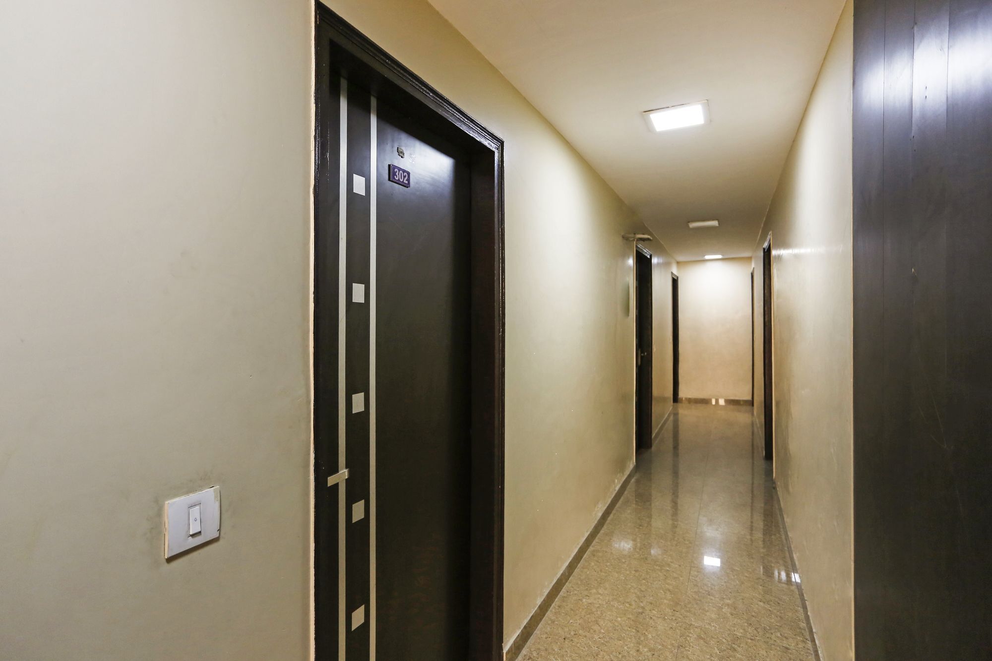 OYO 2807 Hotel Crosswinds Residency Indirapuram Exterior foto